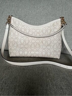 Coach laurel shoulder bag with rivet signature print